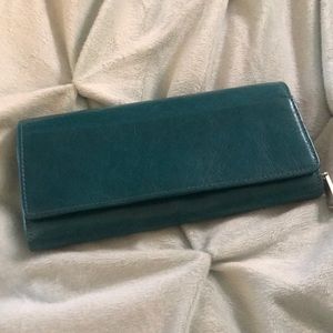 Hobo Brianna wallet. NWT. Turquoise